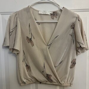 ASTR the Label Cream Floral Short Sleeve Blouse